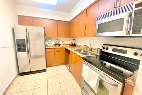 Condo in Aventura, Florida, 2 bedrooms  № 1239100 - photo 13