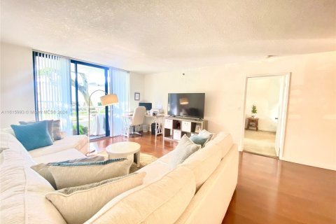 Condo in Aventura, Florida, 2 bedrooms  № 1239100 - photo 3