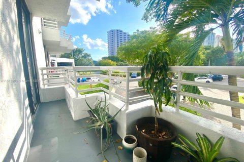 Condominio en venta en Aventura, Florida, 2 dormitorios, 98.66 m2 № 1239100 - foto 17