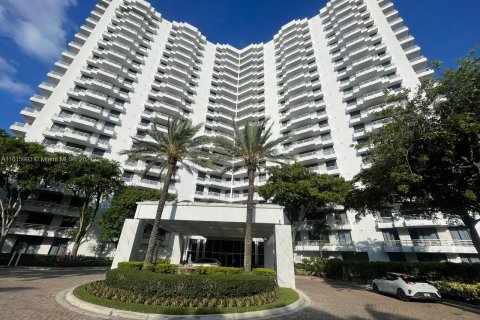 Condo in Aventura, Florida, 2 bedrooms  № 1239100 - photo 1