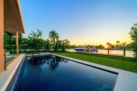Villa ou maison à vendre à Miami Beach, Floride: 6 chambres, 717.11 m2 № 1009148 - photo 14