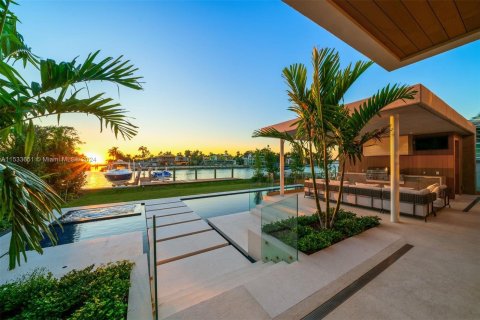 Villa ou maison à vendre à Miami Beach, Floride: 6 chambres, 717.11 m2 № 1009148 - photo 19
