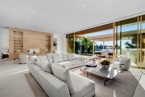 Villa ou maison à vendre à Miami Beach, Floride: 6 chambres, 717.11 m2 № 1009148 - photo 3
