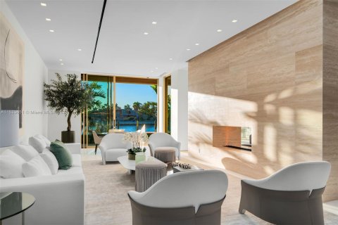 Villa ou maison à vendre à Miami Beach, Floride: 6 chambres, 717.11 m2 № 1009148 - photo 12