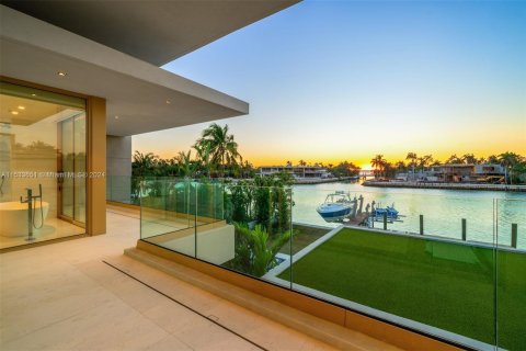 Villa ou maison à vendre à Miami Beach, Floride: 6 chambres, 717.11 m2 № 1009148 - photo 28