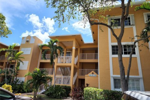 Copropriété à vendre à Dania Beach, Floride: 2 chambres, 96.34 m2 № 949859 - photo 1