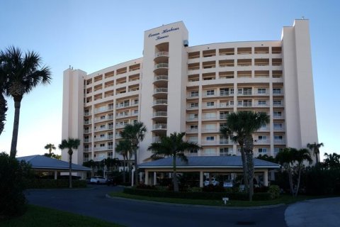 Condo in Hutchinson Island South, Florida, 2 bedrooms  № 981792 - photo 12