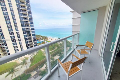 Condominio en venta en Sunny Isles Beach, Florida, 33.44 m2 № 1011122 - foto 3
