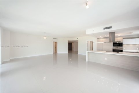 Condo in North Miami Beach, Florida, 2 bedrooms  № 1309851 - photo 23