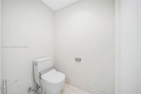 Copropriété à vendre à North Miami Beach, Floride: 2 chambres, 182.27 m2 № 1309851 - photo 30