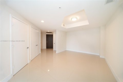 Condo in North Miami Beach, Florida, 2 bedrooms  № 1309851 - photo 12