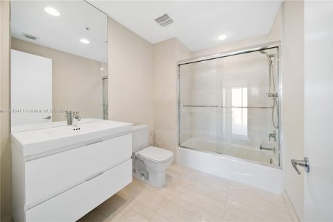 Condo in North Miami Beach, Florida, 2 bedrooms  № 1309851 - photo 25