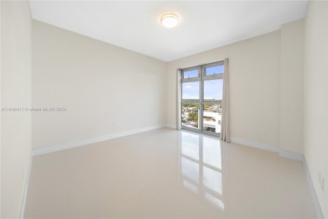 Condo in North Miami Beach, Florida, 2 bedrooms  № 1309851 - photo 24