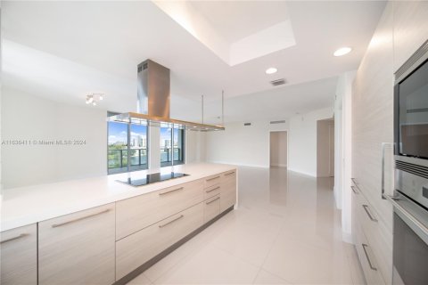 Condo in North Miami Beach, Florida, 2 bedrooms  № 1309851 - photo 22