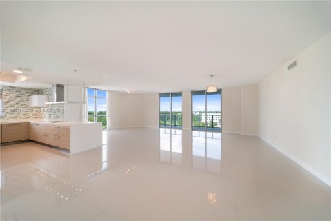 Condo in North Miami Beach, Florida, 2 bedrooms  № 1309851 - photo 14