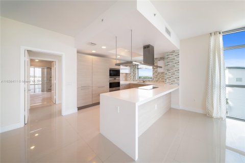 Copropriété à vendre à North Miami Beach, Floride: 2 chambres, 182.27 m2 № 1309851 - photo 19