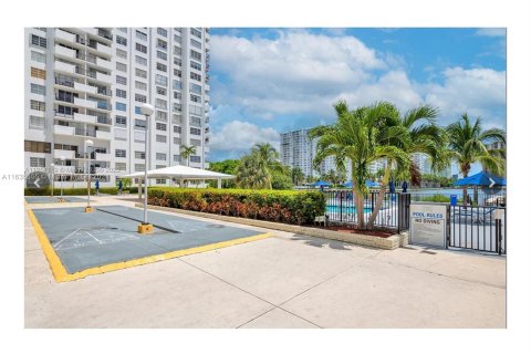 Condo in Aventura, Florida, 2 bedrooms  № 1309849 - photo 13