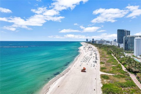 Condo in Miami Beach, Florida, 2 bedrooms  № 1206820 - photo 5