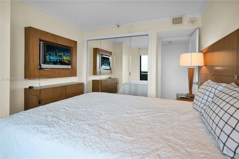 Condo in Miami Beach, Florida, 2 bedrooms  № 1206820 - photo 27