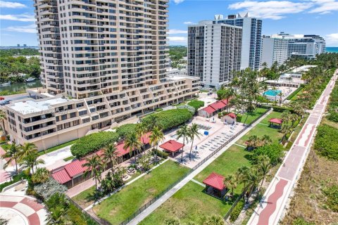 Condo in Miami Beach, Florida, 2 bedrooms  № 1206820 - photo 9