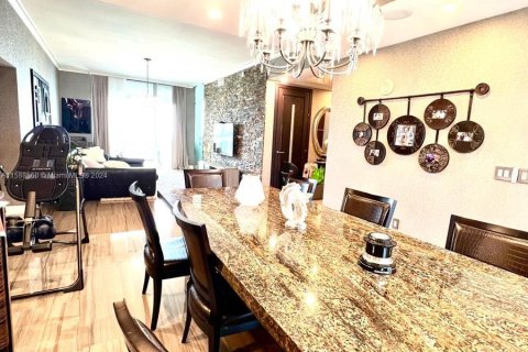 Condo in Sunny Isles Beach, Florida, 3 bedrooms  № 1176907 - photo 11