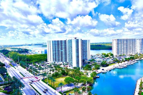 Condo in Sunny Isles Beach, Florida, 3 bedrooms  № 1176907 - photo 20