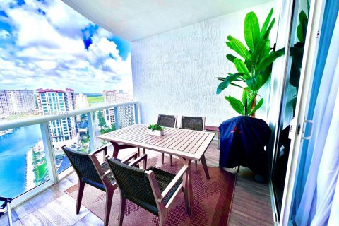 Condo in Sunny Isles Beach, Florida, 3 bedrooms  № 1176907 - photo 22