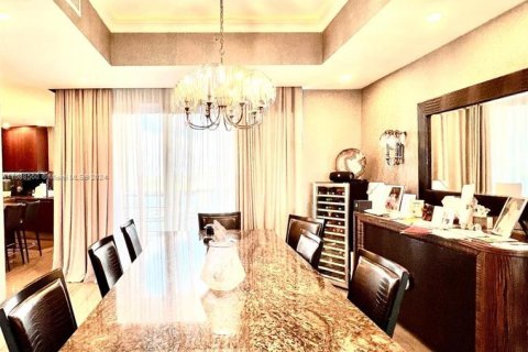 Condo in Sunny Isles Beach, Florida, 3 bedrooms  № 1176907 - photo 10