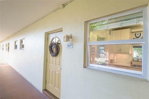 Condo in Lauderdale Lakes, Florida, 1 bedroom  № 914125 - photo 26