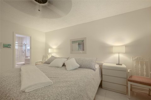 Condo in Lauderdale Lakes, Florida, 1 bedroom  № 914125 - photo 30