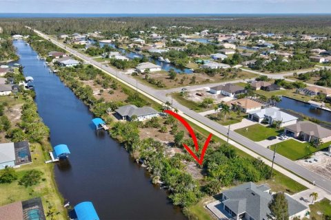 Terreno en venta en Port Charlotte, Florida № 1105536 - foto 1