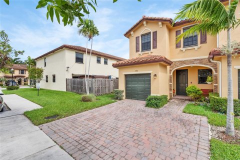 Townhouse in Homestead, Florida 3 bedrooms, 130.81 sq.m. № 1347651 - photo 3