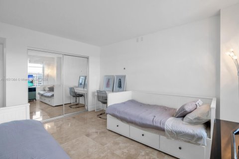 Condo in Key Biscayne, Florida, 2 bedrooms  № 1347632 - photo 22