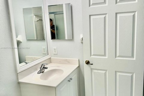 Copropriété à louer à Miami Gardens, Floride: 2 chambres, 105.91 m2 № 1347650 - photo 24