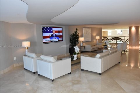 Condo in Sunny Isles Beach, Florida, 2 bedrooms  № 1234640 - photo 28