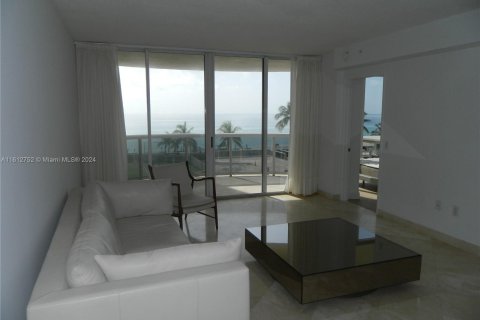 Condo in Sunny Isles Beach, Florida, 2 bedrooms  № 1234640 - photo 15