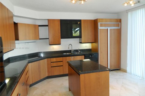 Condo in Sunny Isles Beach, Florida, 2 bedrooms  № 1234640 - photo 10