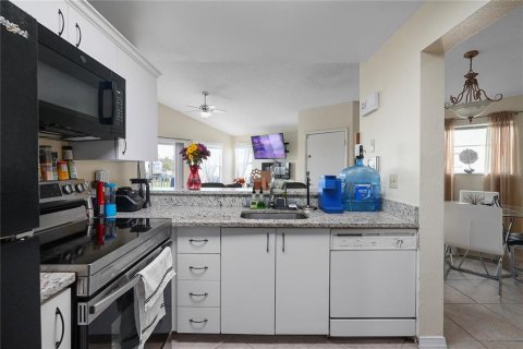 Copropriété à vendre à Orlando, Floride: 2 chambres, 86.4 m2 № 757601 - photo 10