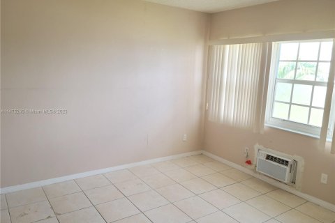 Condominio en venta en North Bay Village, Florida, 1 dormitorio, 65.03 m2 № 785352 - foto 6