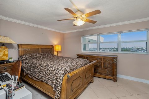 Condo in Hillsboro Beach, Florida, 1 bedroom  № 1385603 - photo 10