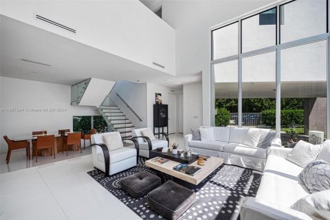 Casa en venta en Miami, Florida, 4 dormitorios, 288.65 m2 № 1385643 - foto 29