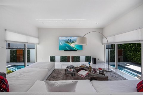 Villa ou maison à vendre à Miami, Floride: 4 chambres, 288.65 m2 № 1385643 - photo 11