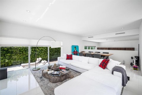 Villa ou maison à vendre à Miami, Floride: 4 chambres, 288.65 m2 № 1385643 - photo 10