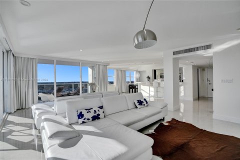 Condominio en venta en Hollywood, Florida, 2 dormitorios, 174.38 m2 № 1098184 - foto 3