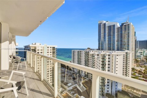 Condominio en venta en Hollywood, Florida, 2 dormitorios, 174.38 m2 № 1098184 - foto 10