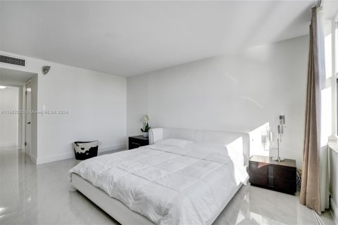 Condominio en venta en Hollywood, Florida, 2 dormitorios, 174.38 m2 № 1098184 - foto 19