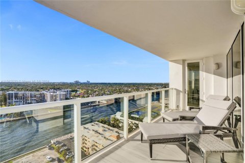 Condo in Hollywood, Florida, 2 bedrooms  № 1098184 - photo 14