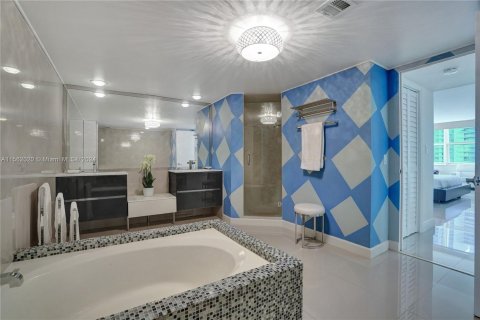 Copropriété à vendre à Hollywood, Floride: 2 chambres, 174.38 m2 № 1098184 - photo 28