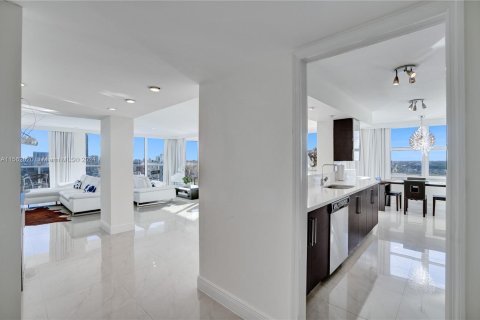 Copropriété à vendre à Hollywood, Floride: 2 chambres, 174.38 m2 № 1098184 - photo 6