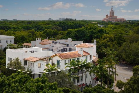 Condominio en venta en Coral Gables, Florida, 4 dormitorios, 325.25 m2 № 1401541 - foto 1